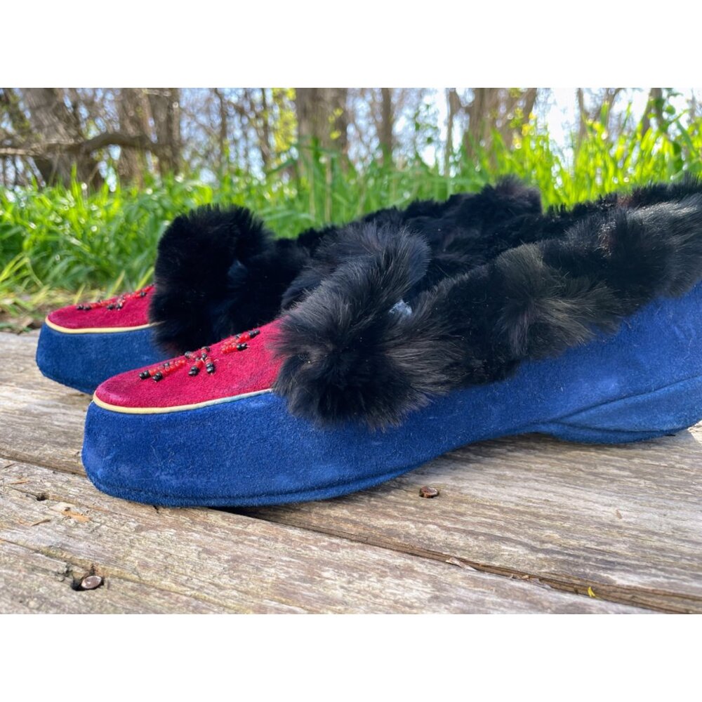 VIntage 1960s Canada Blue Red  Suede Fur Womens Moccasin Slipper Sz 8 - Picture 4 of 16